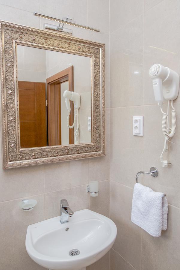 Kristal Apartmani Čanj Exteriör bild