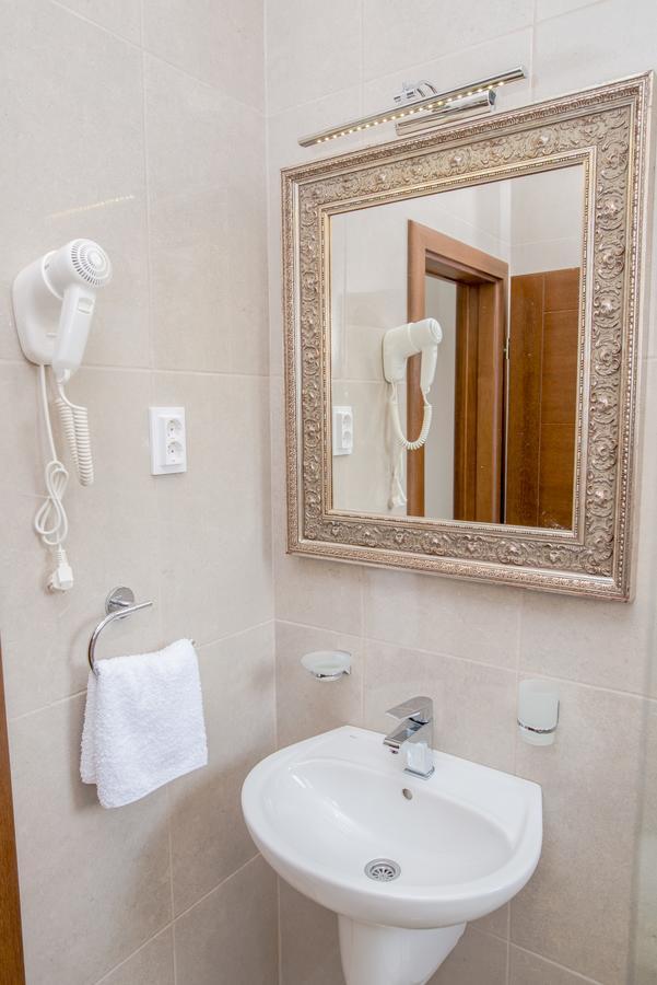 Kristal Apartmani Čanj Exteriör bild