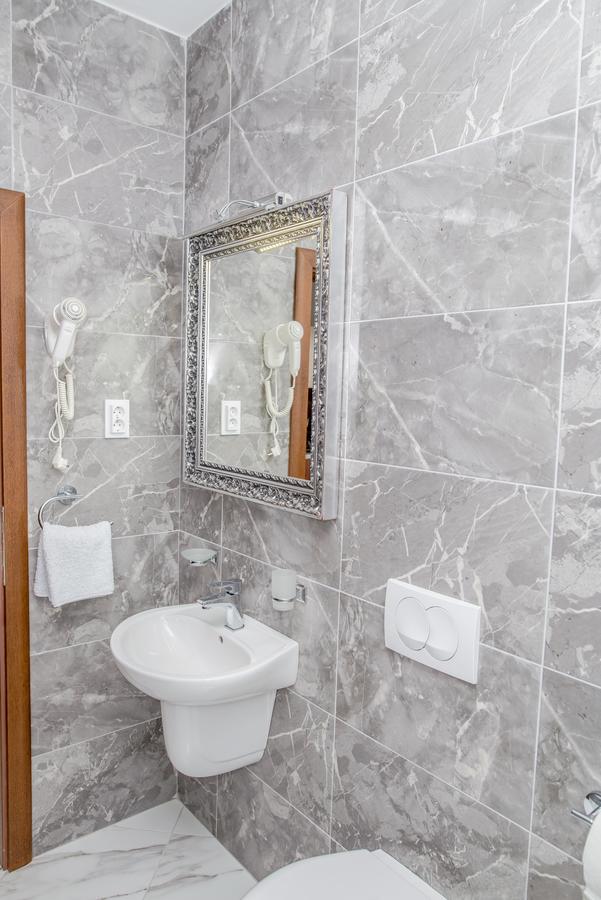 Kristal Apartmani Čanj Exteriör bild